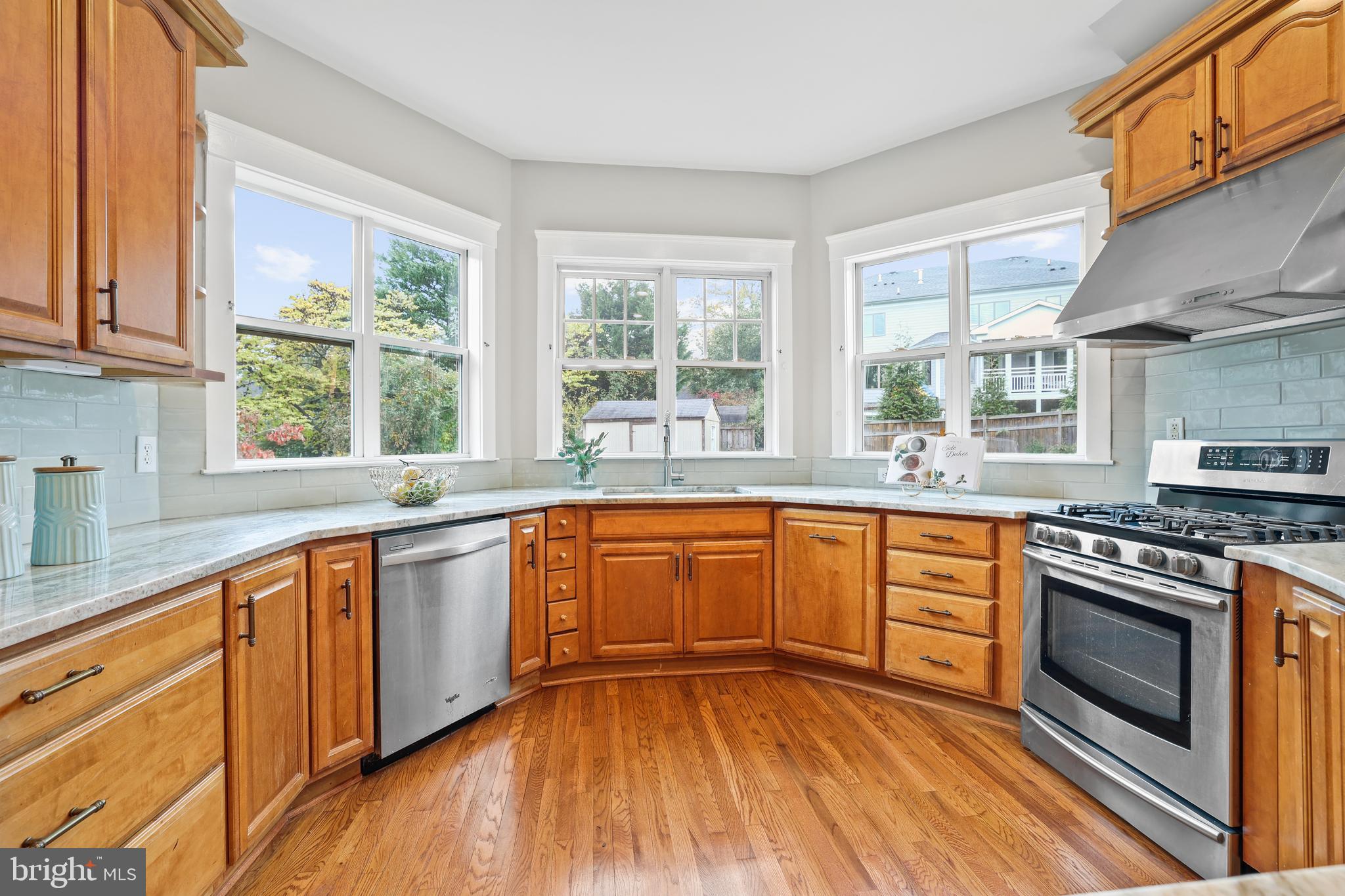 BROYHILLS MCLEAN ESTATES - Residential