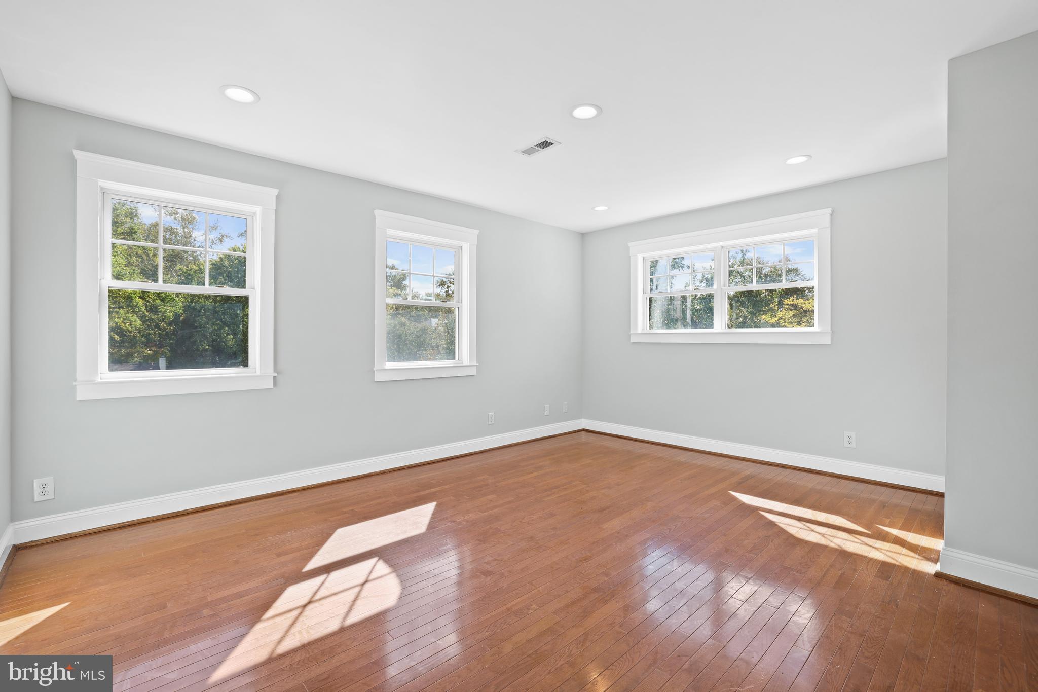 BROYHILLS MCLEAN ESTATES - Residential