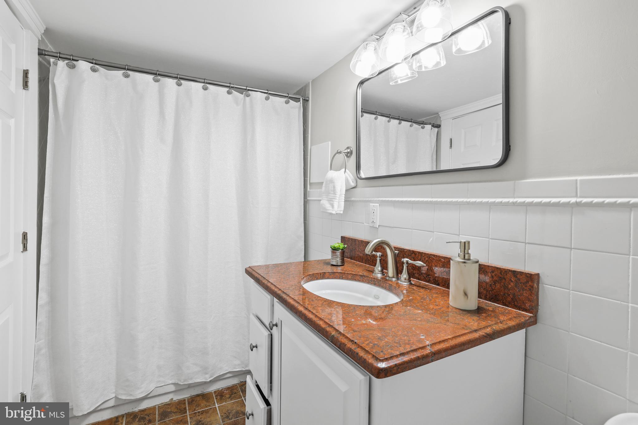 BROYHILLS MCLEAN ESTATES - Residential