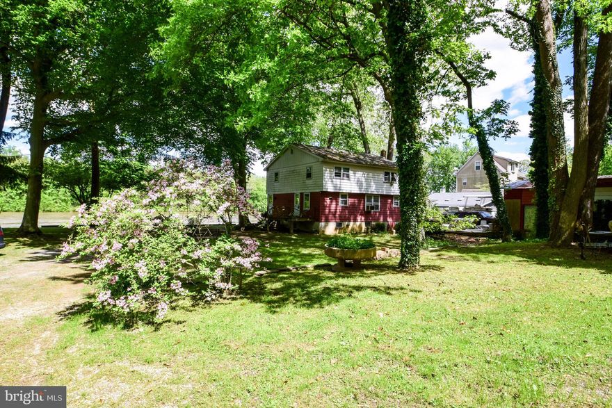 Just in time for summer fun! Large 4 BR 2 BA recreational property on leased double lot sits right on the Susquehanna near Lock 15 & offers plenty of room indoors & out for quality family time. Bring the whole gang to fish, swim, boat, hike & cook out! Watch eagles soar & enjoy gorgeous views of the river & nearby islands. Located in a quiet community of only a few homes. Includes ramp & floating dock.  CASH BUYERS ONLY - NO FINANCING AVAILABLE