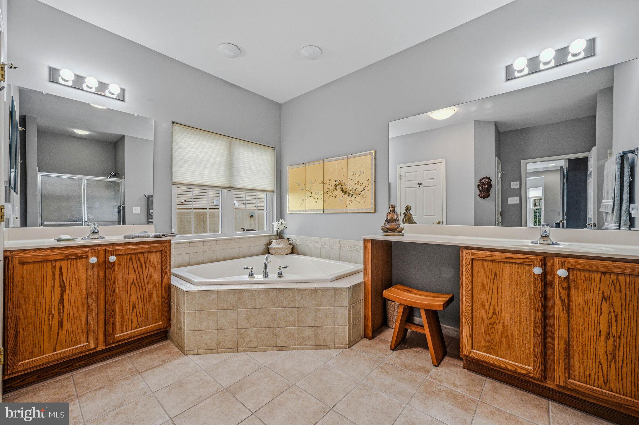 CREEKSIDE VILLAGE - Residential