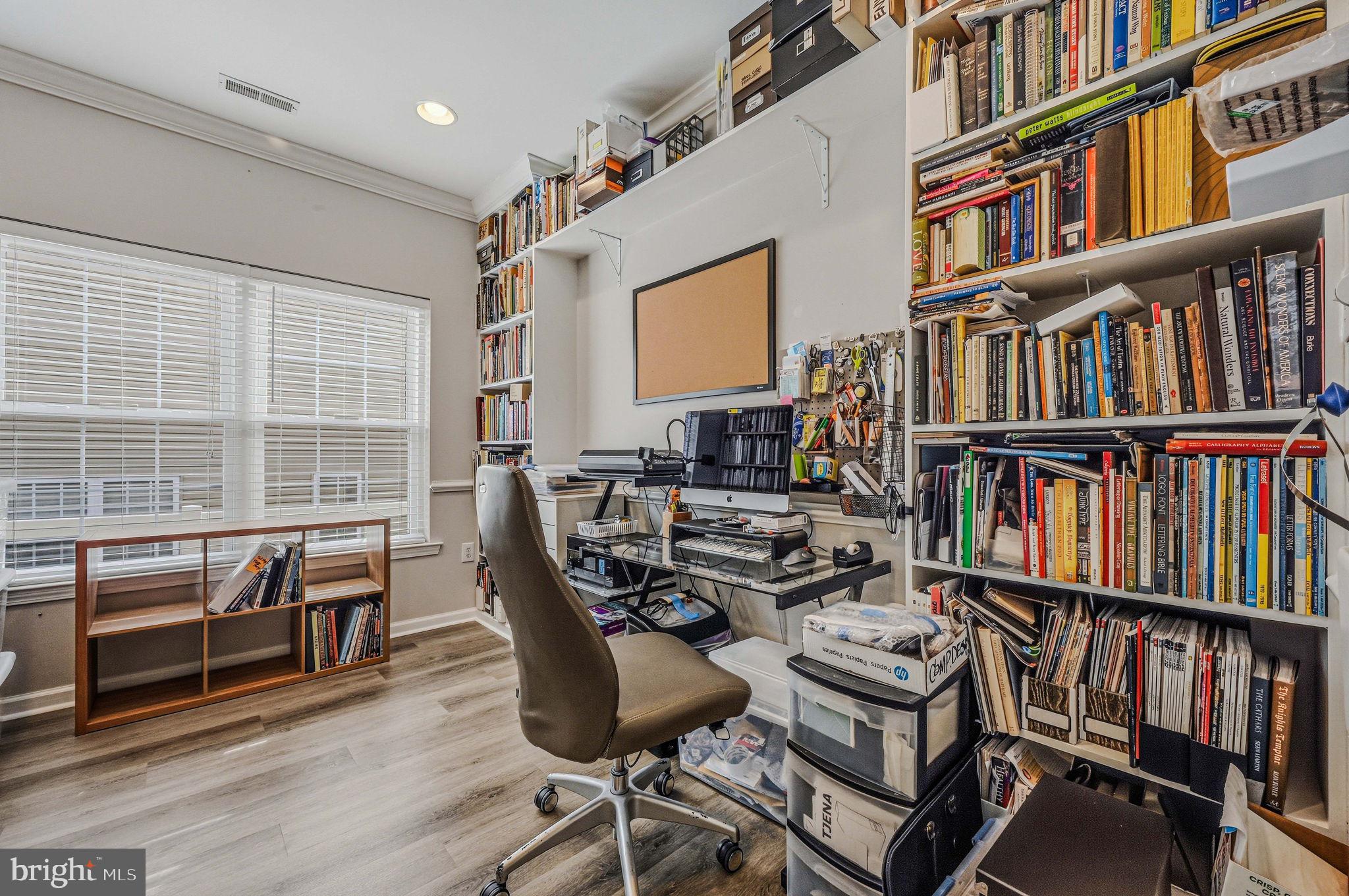 CREEKSIDE VILLAGE - Residential