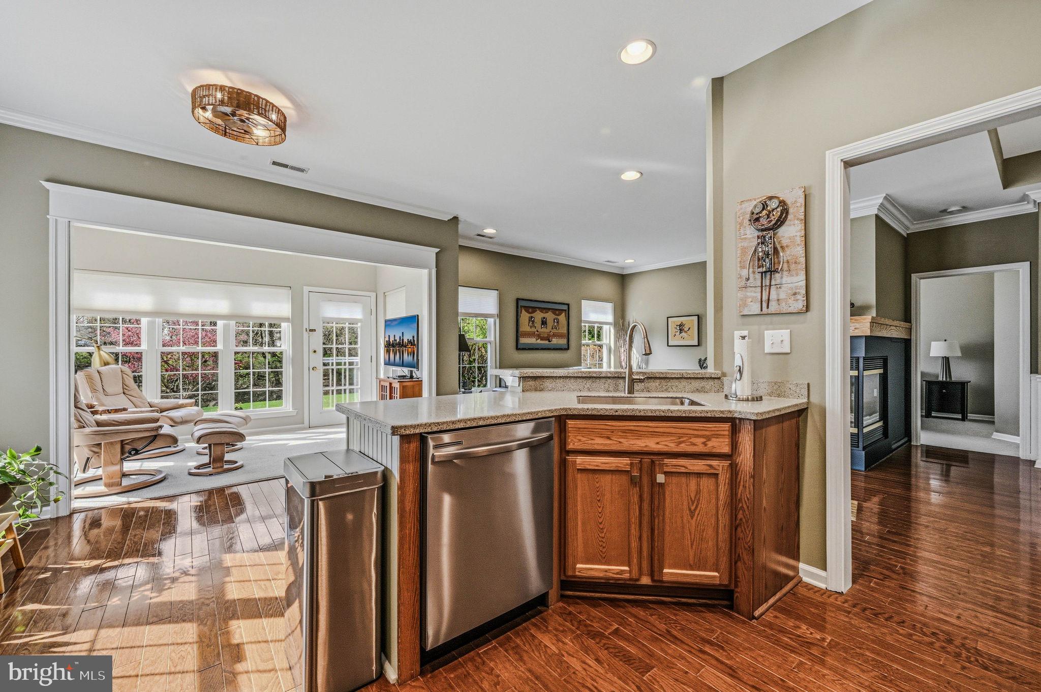 CREEKSIDE VILLAGE - Residential