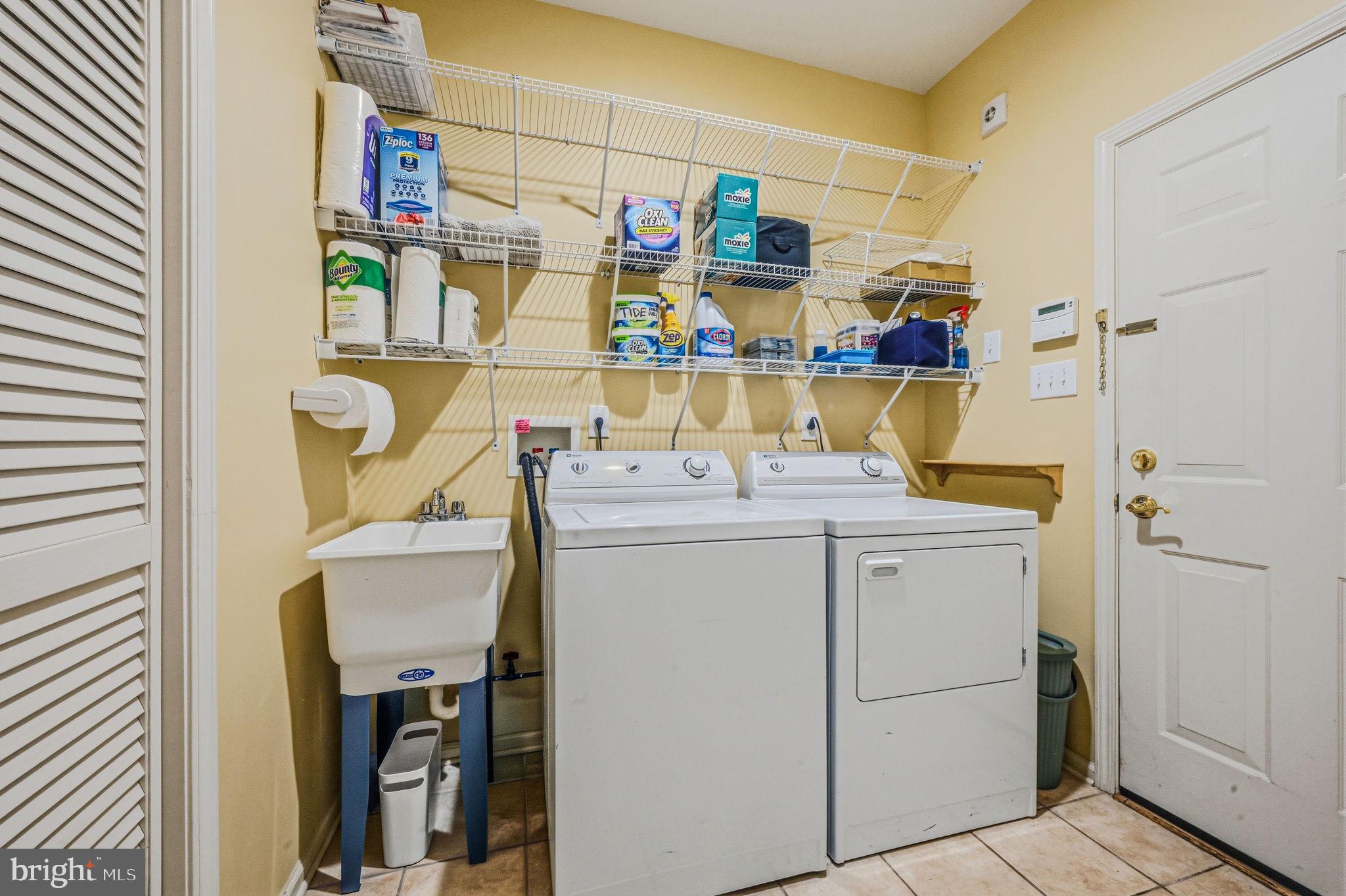 CREEKSIDE VILLAGE - Residential