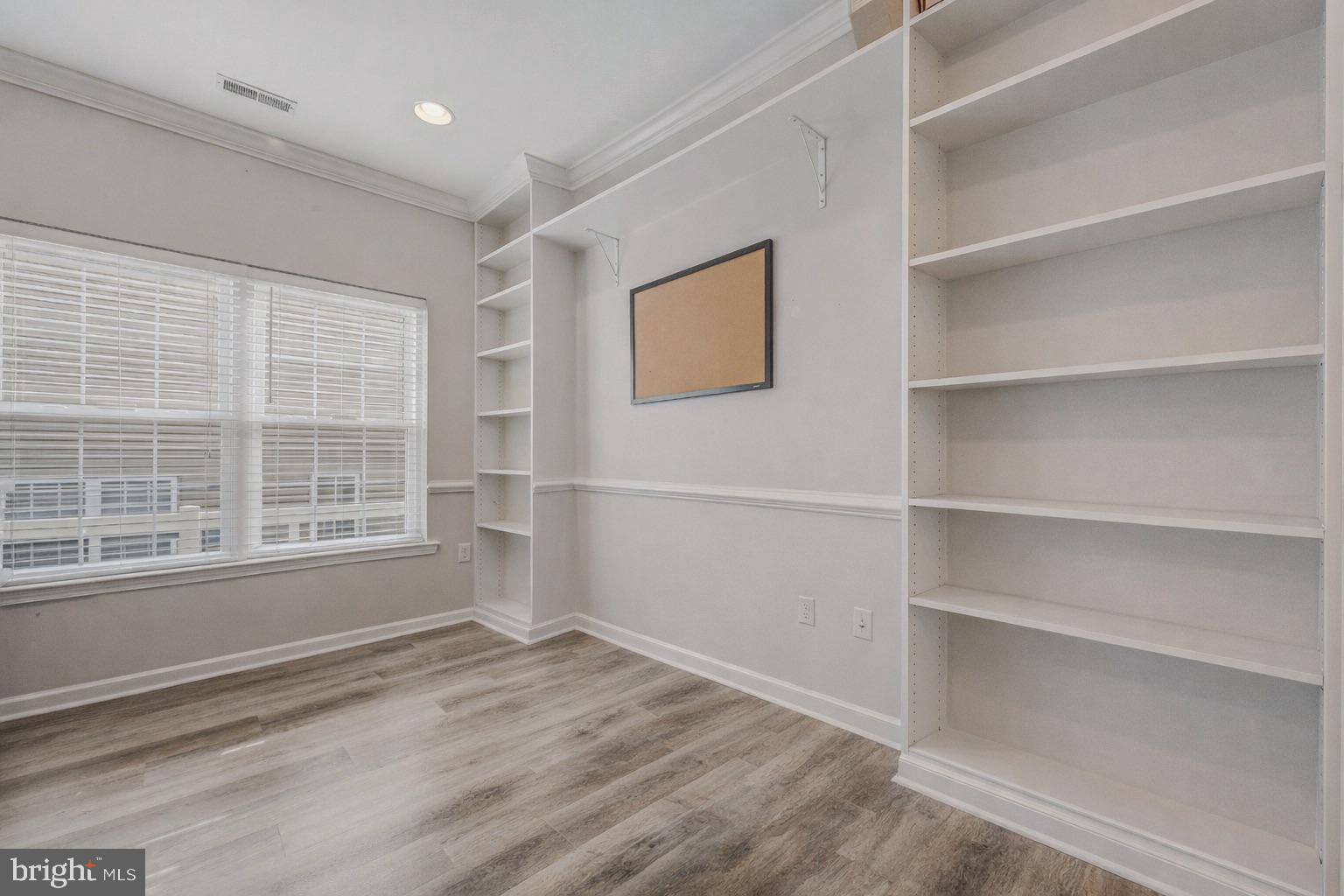 CREEKSIDE VILLAGE - Residential