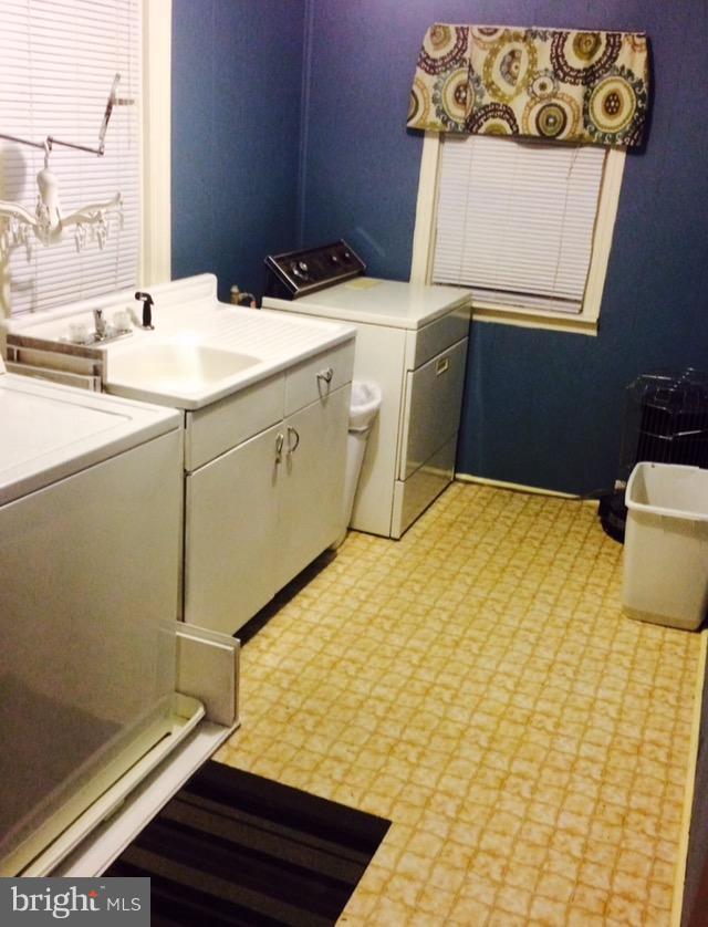 OVERLEA - Residential Lease