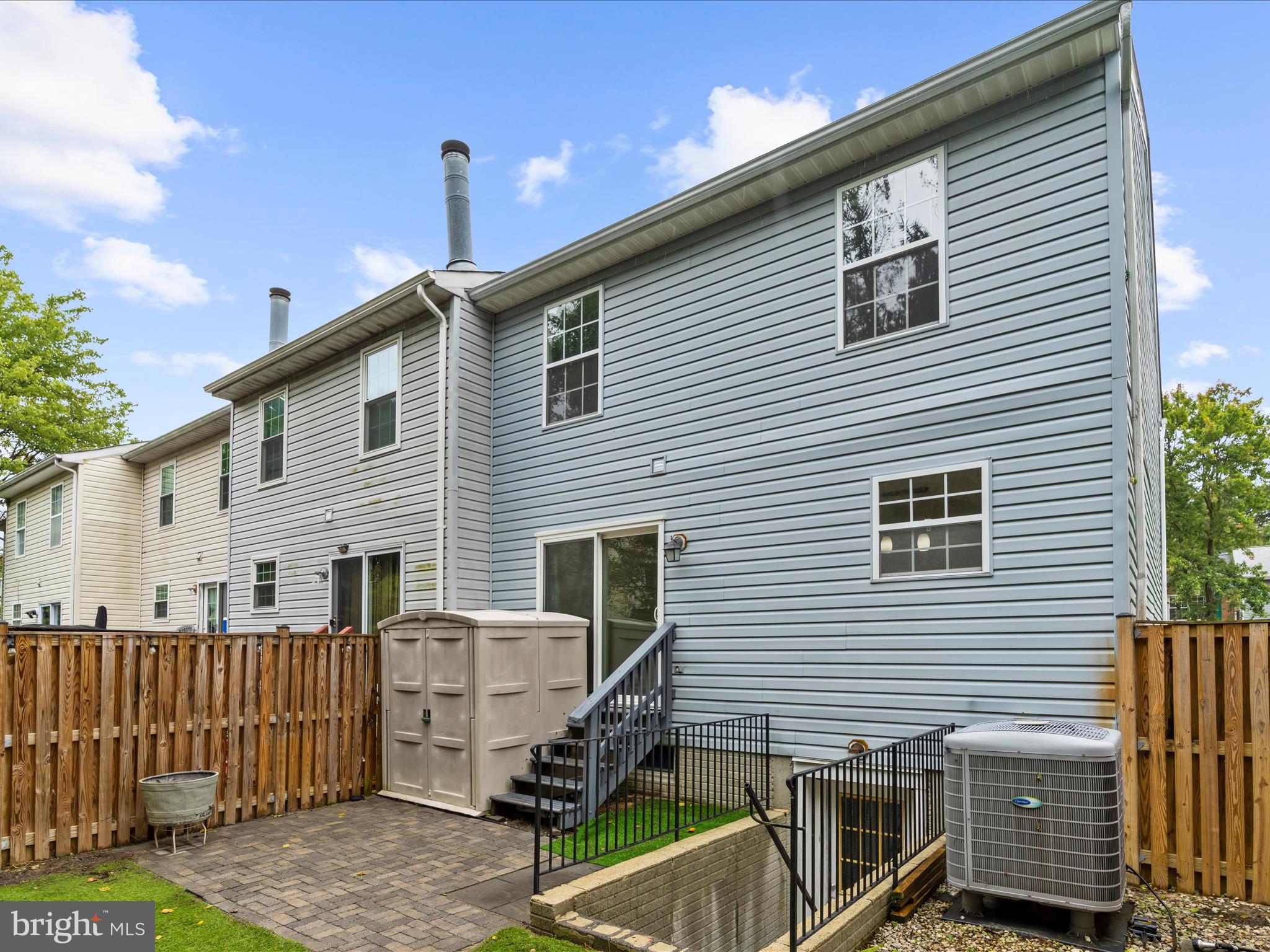 SEVEN OAKS - Residential