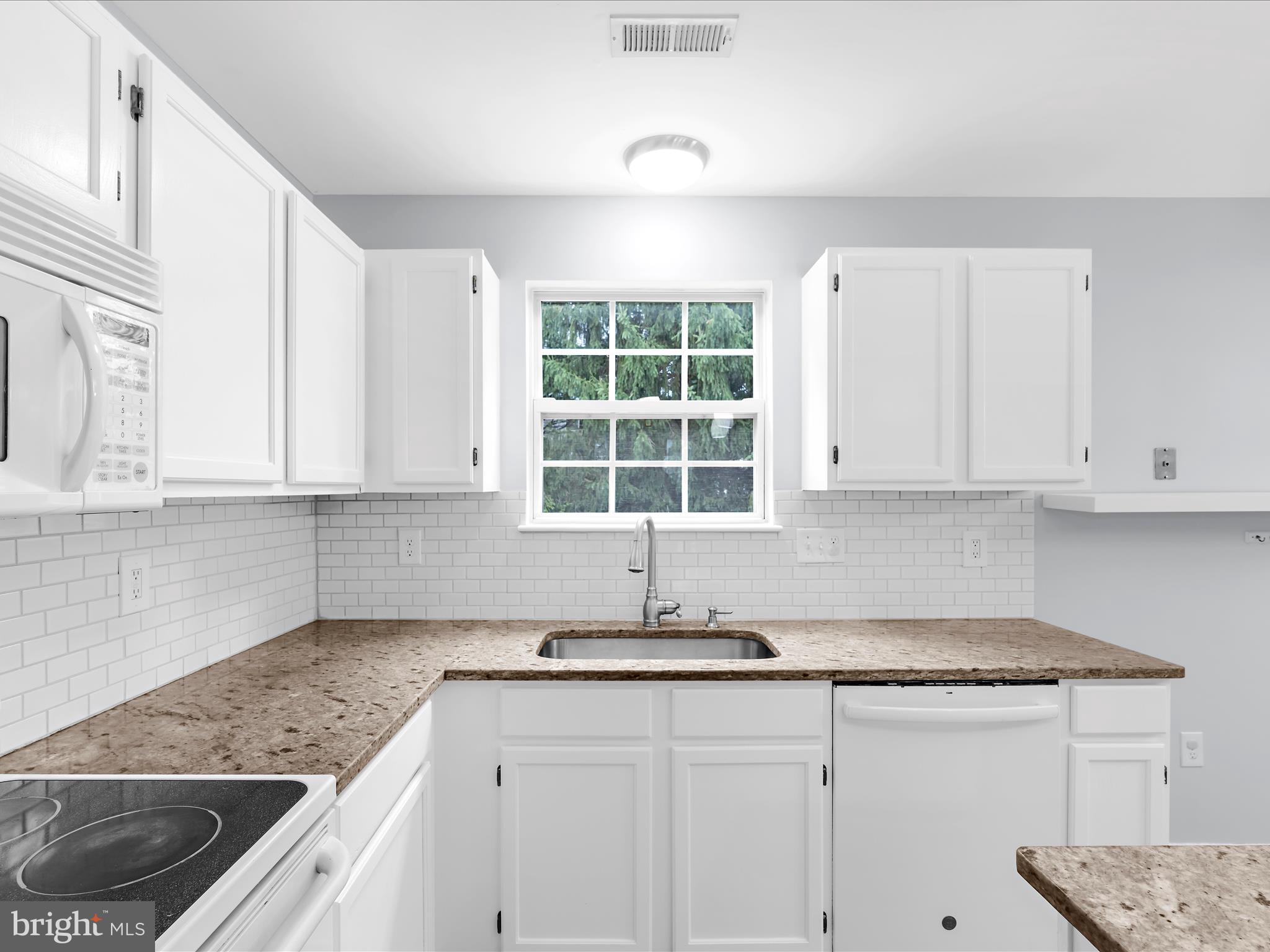 SEVEN OAKS - Residential