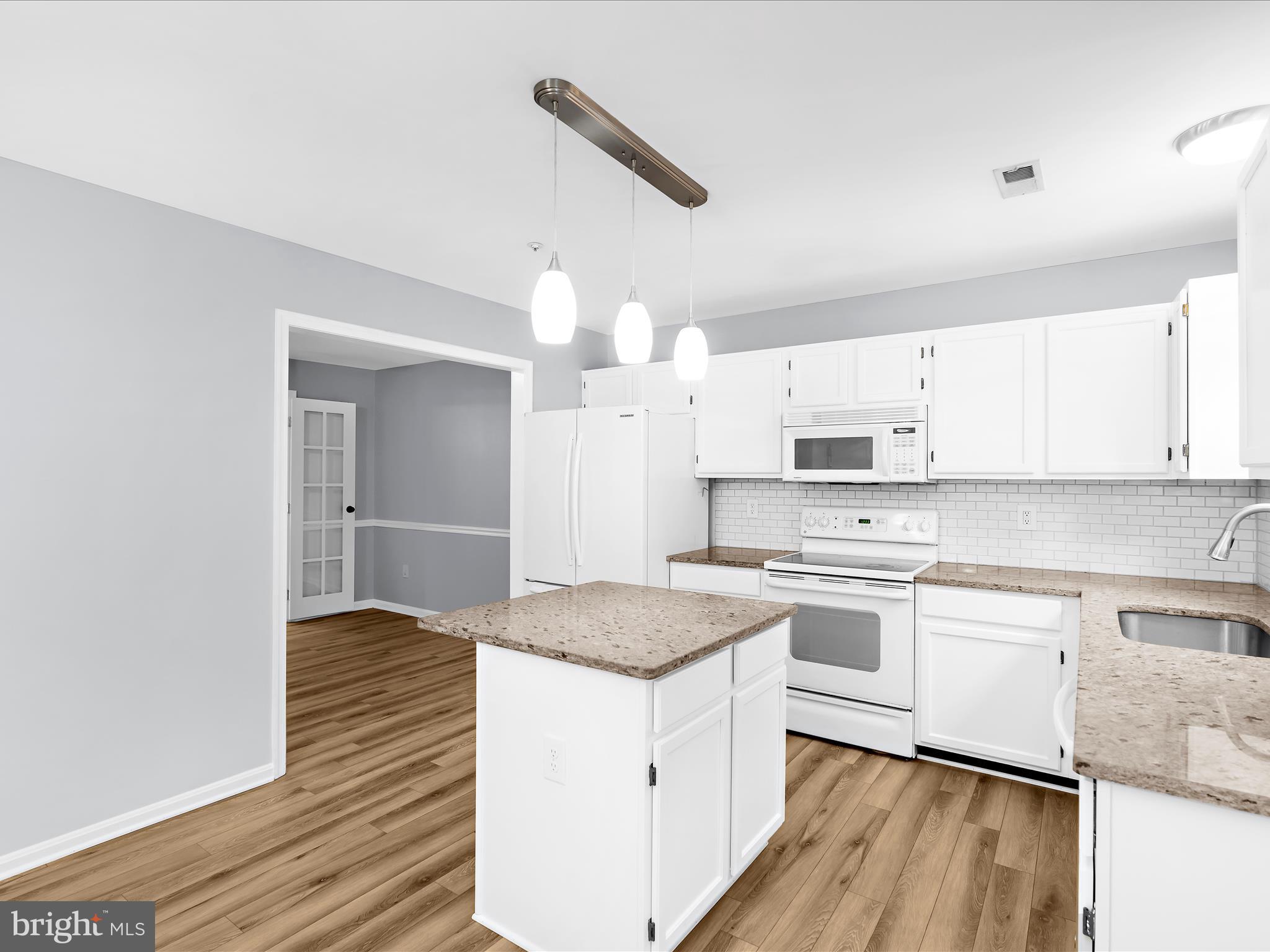 SEVEN OAKS - Residential