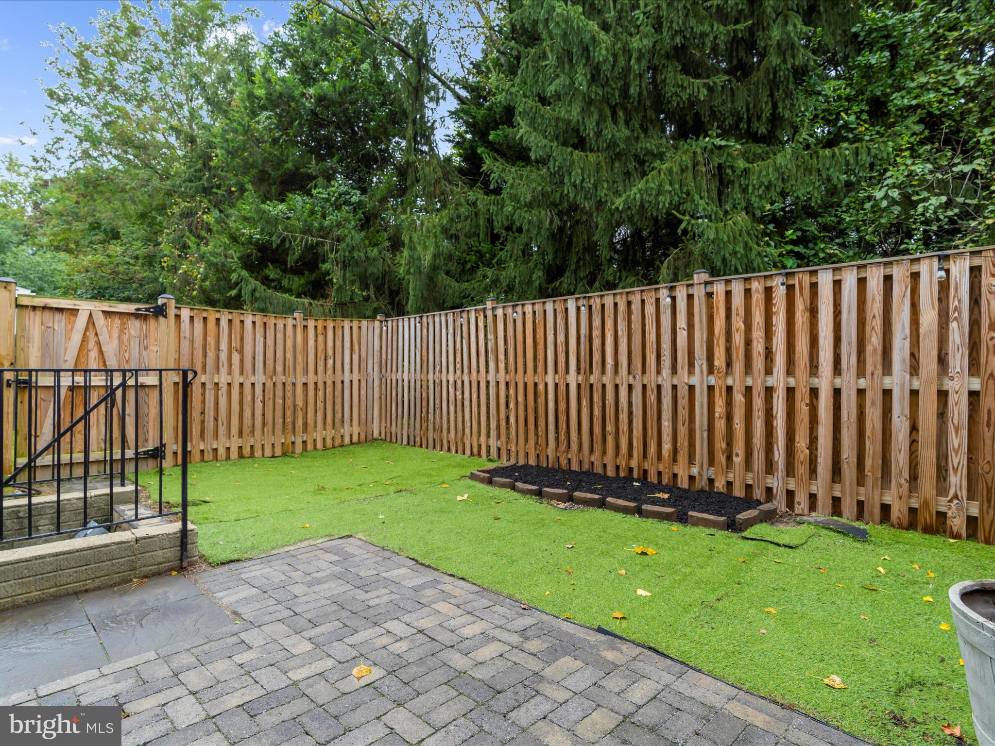 SEVEN OAKS - Residential