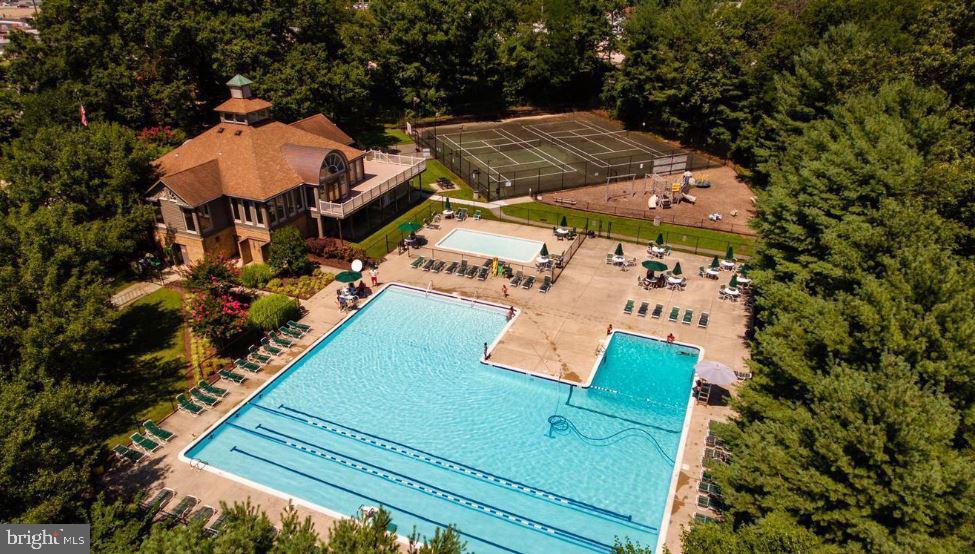 SEVEN OAKS - Residential