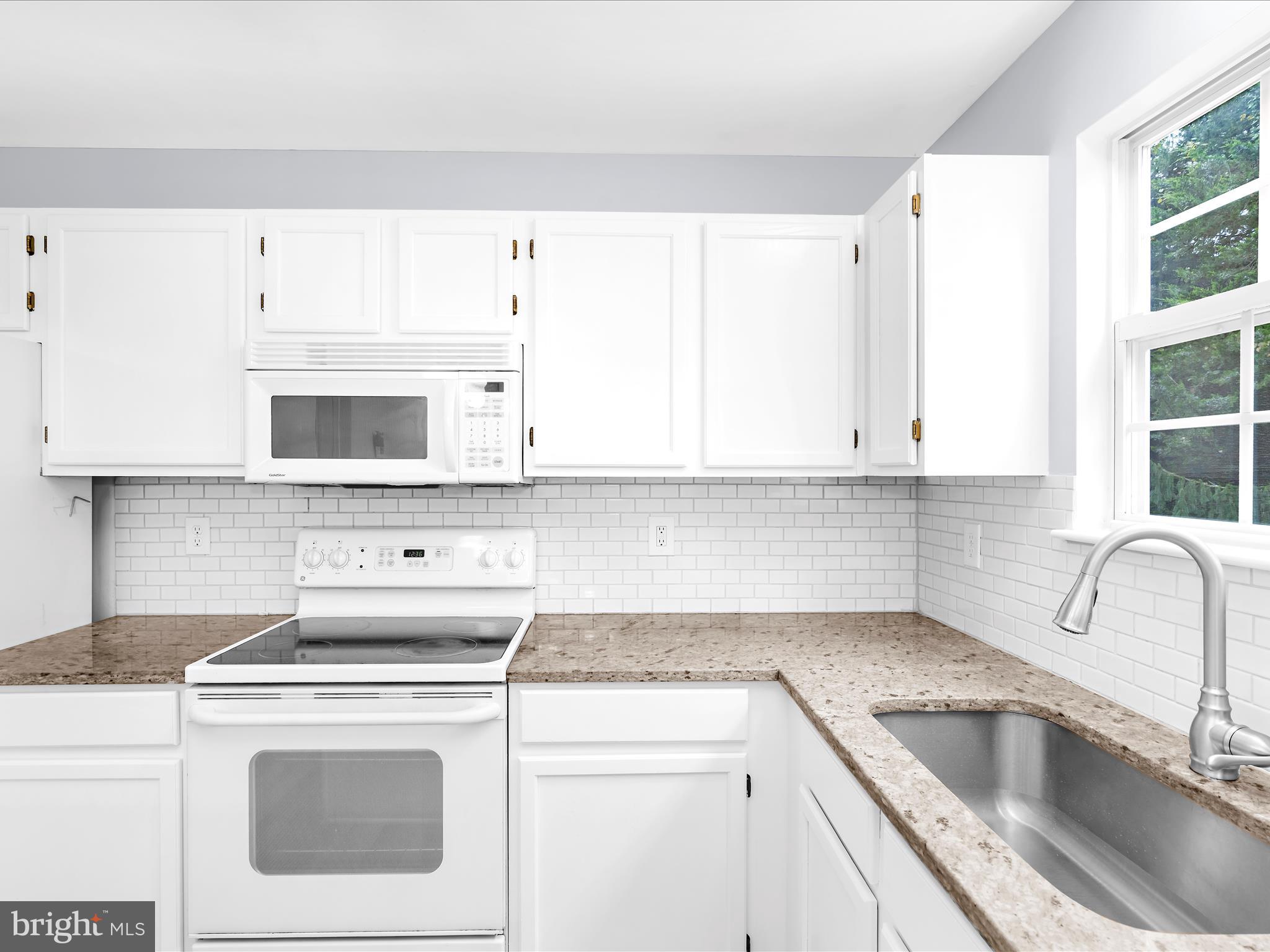 SEVEN OAKS - Residential