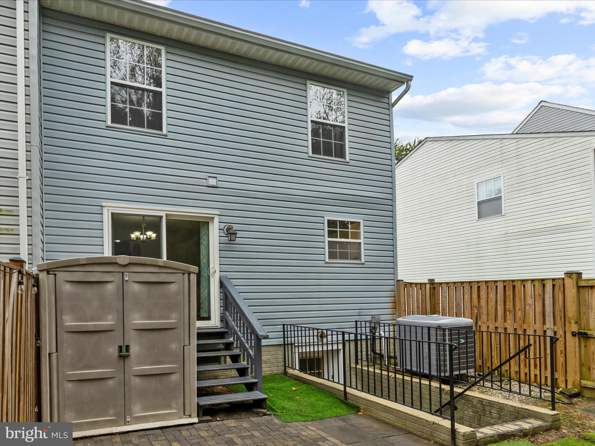 SEVEN OAKS - Residential