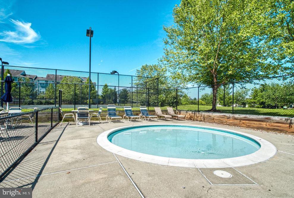 SEVEN OAKS - Residential