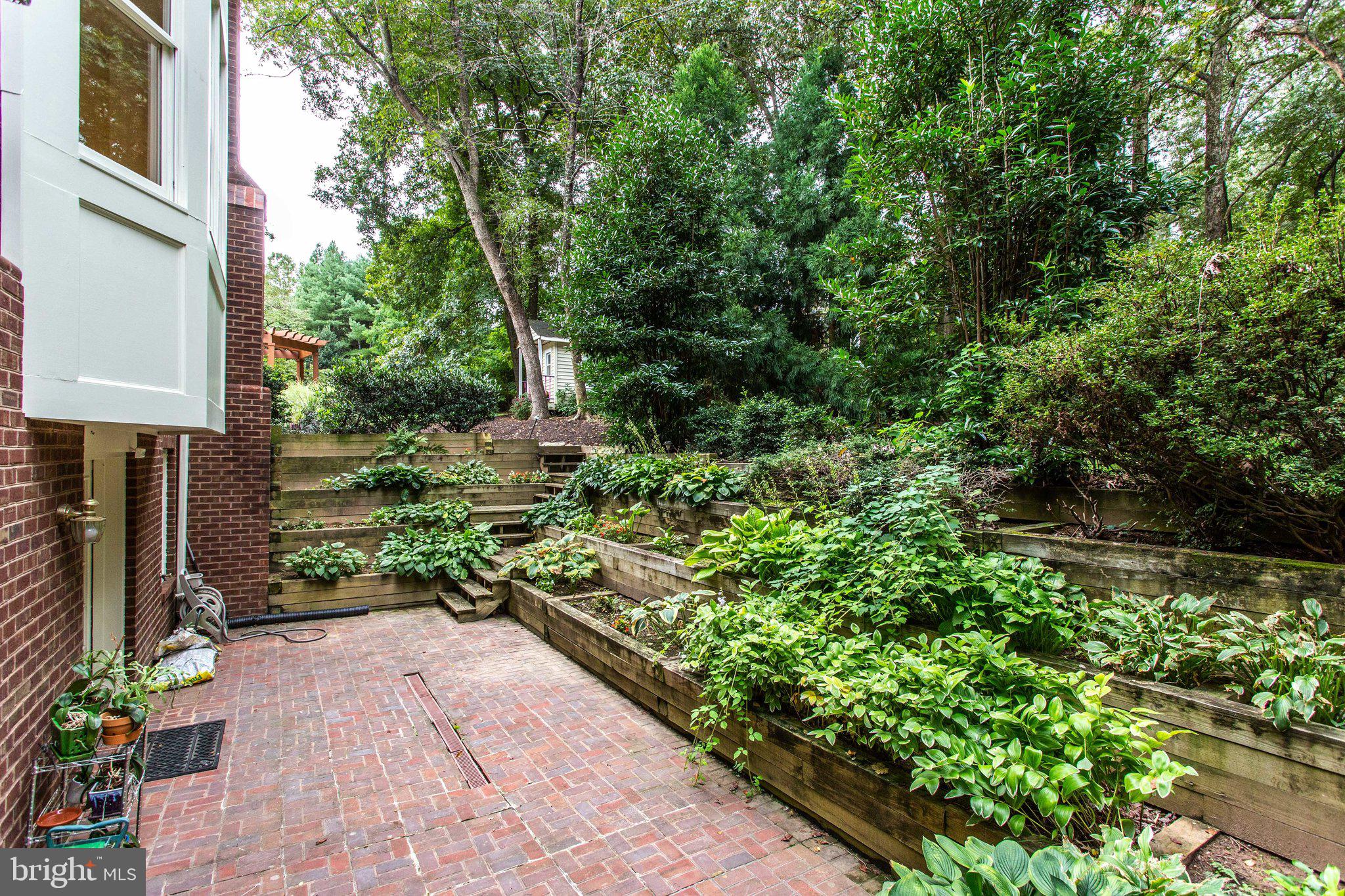 PROSPECT HILLS - Residential