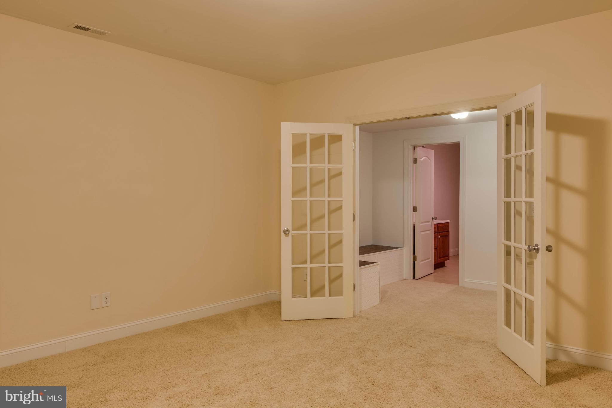 MOORES - Residential
