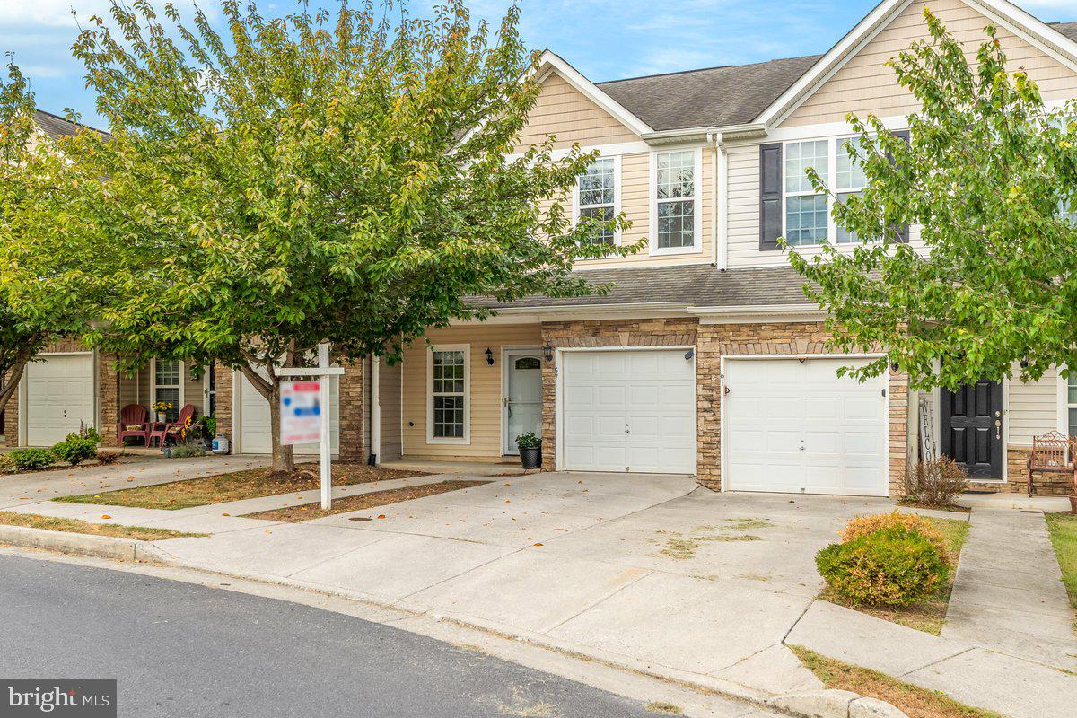 ARCHERS ROCK - Residential