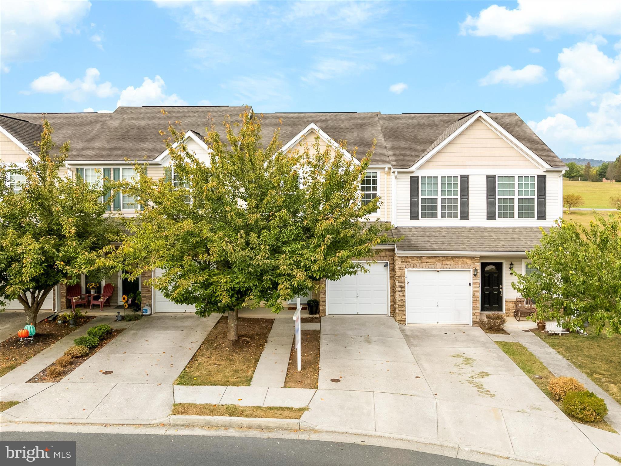 ARCHERS ROCK - Residential