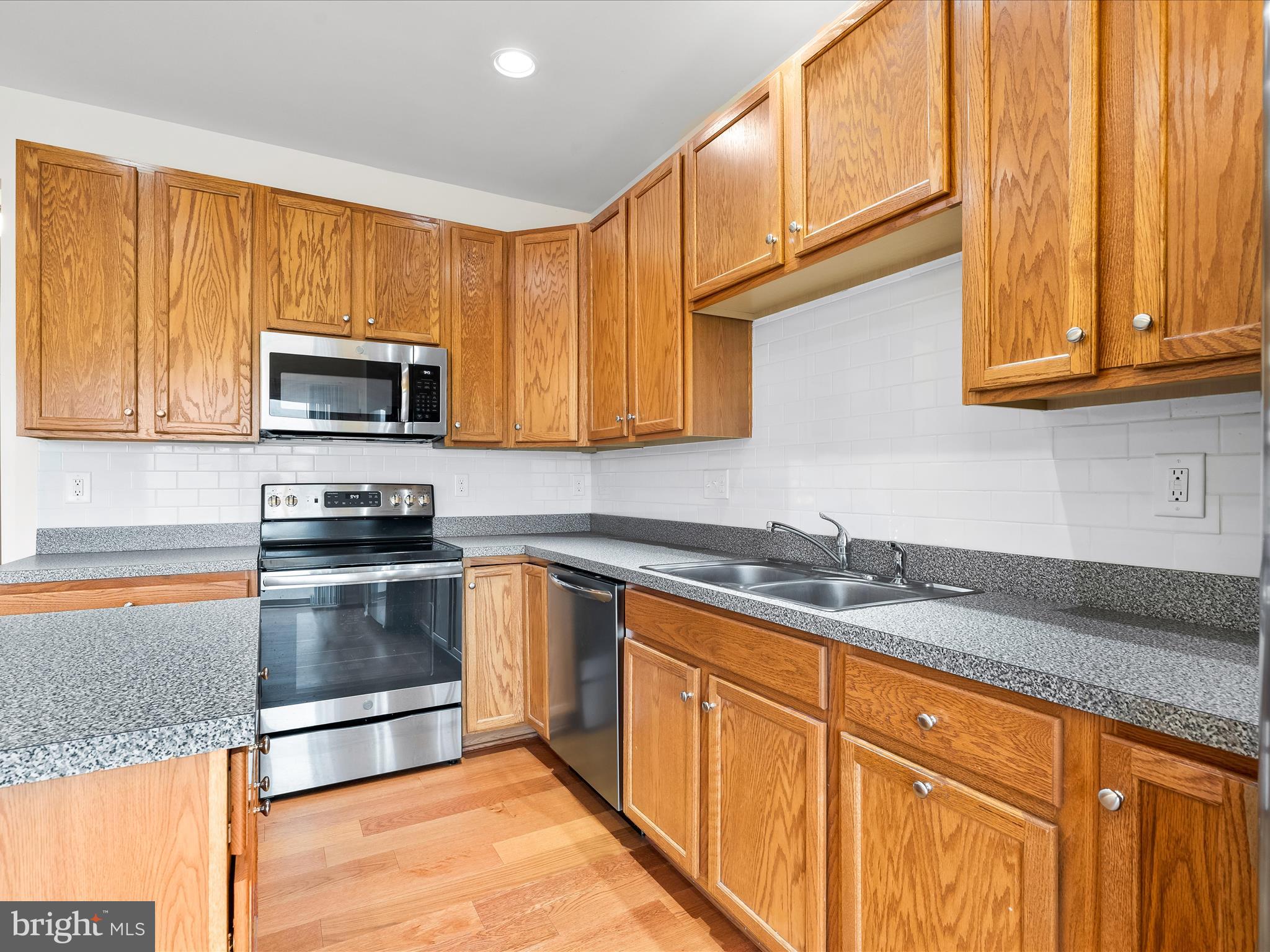 ARCHERS ROCK - Residential