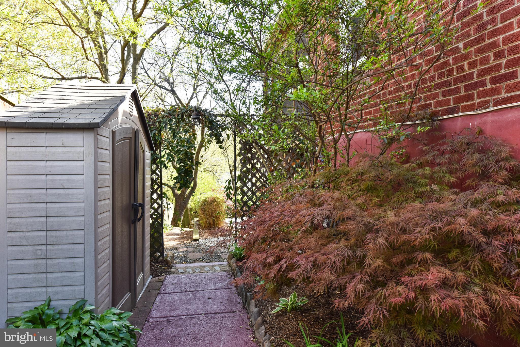 JEFFERSON MANOR - Residential