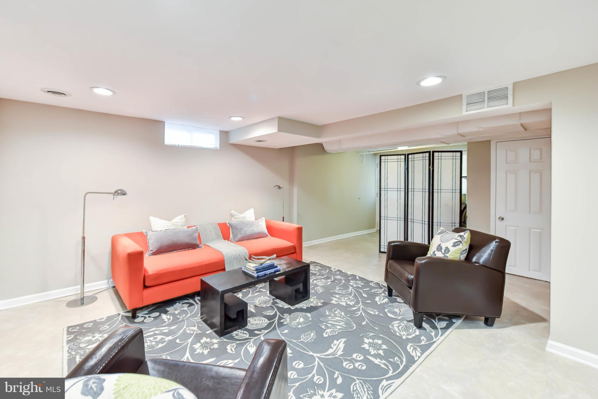 JEFFERSON MANOR - Residential