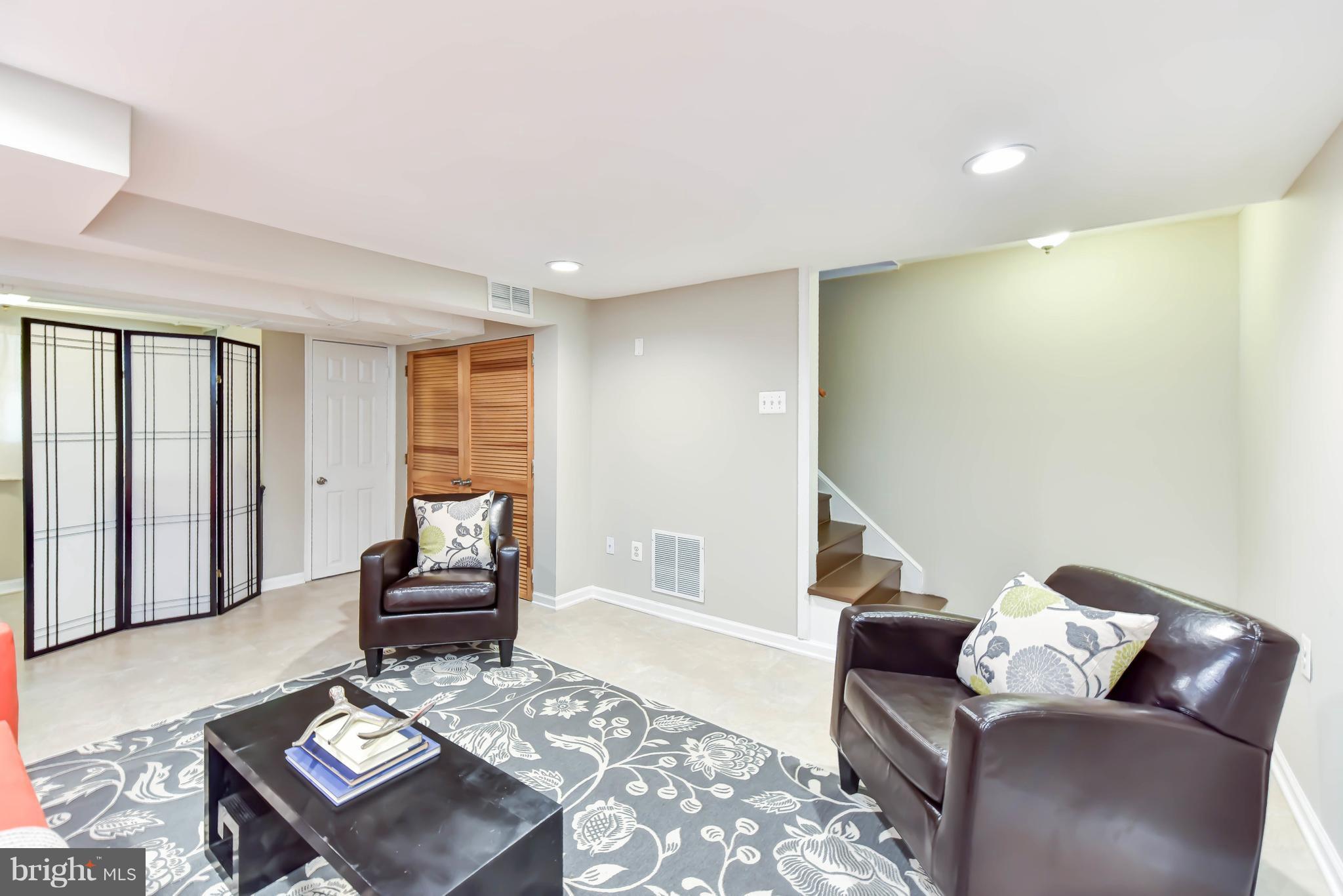 JEFFERSON MANOR - Residential