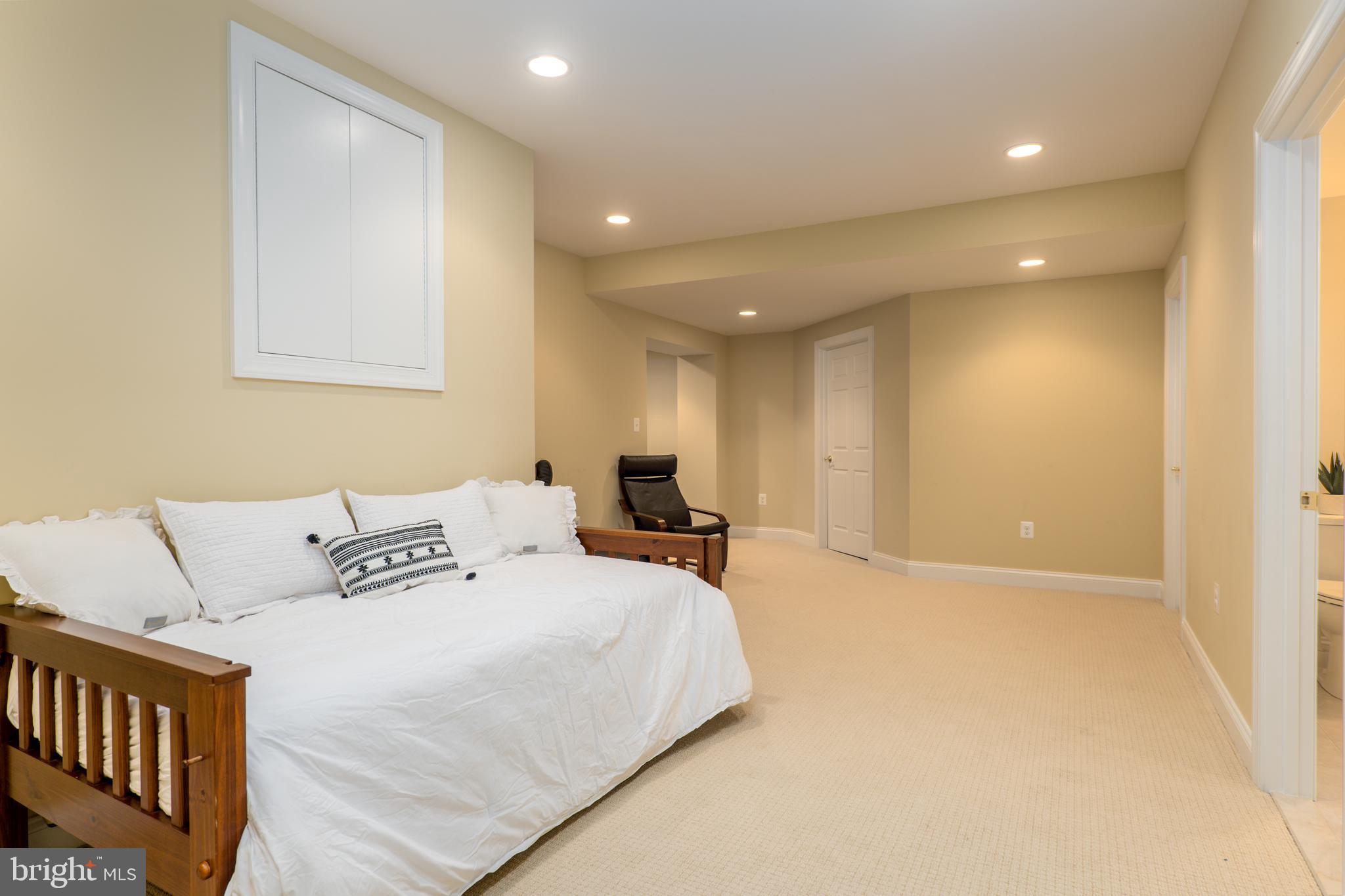 STEVENSON ESTATES - Residential