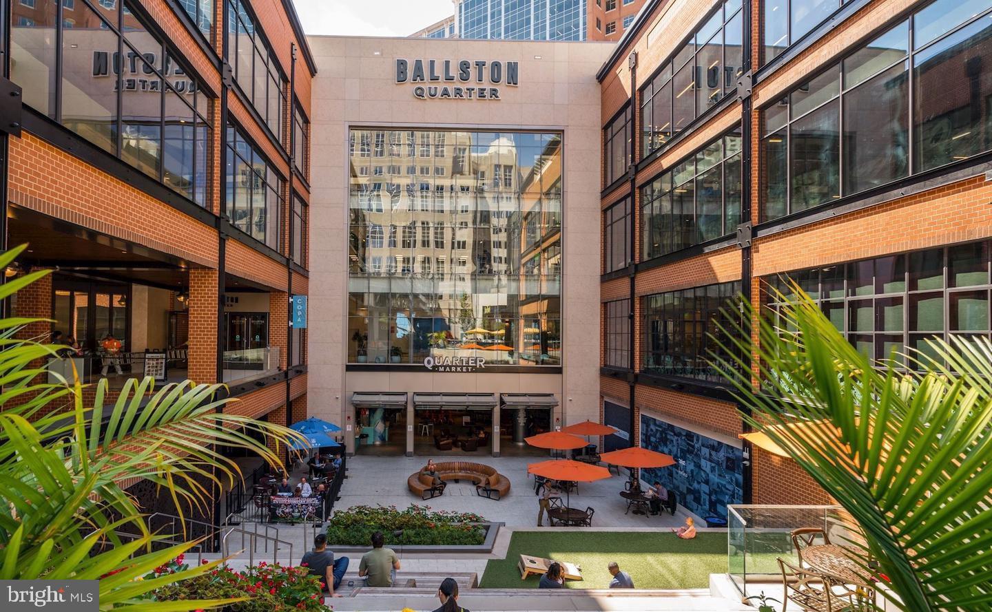 LEXINGTON SQUARE - Residential