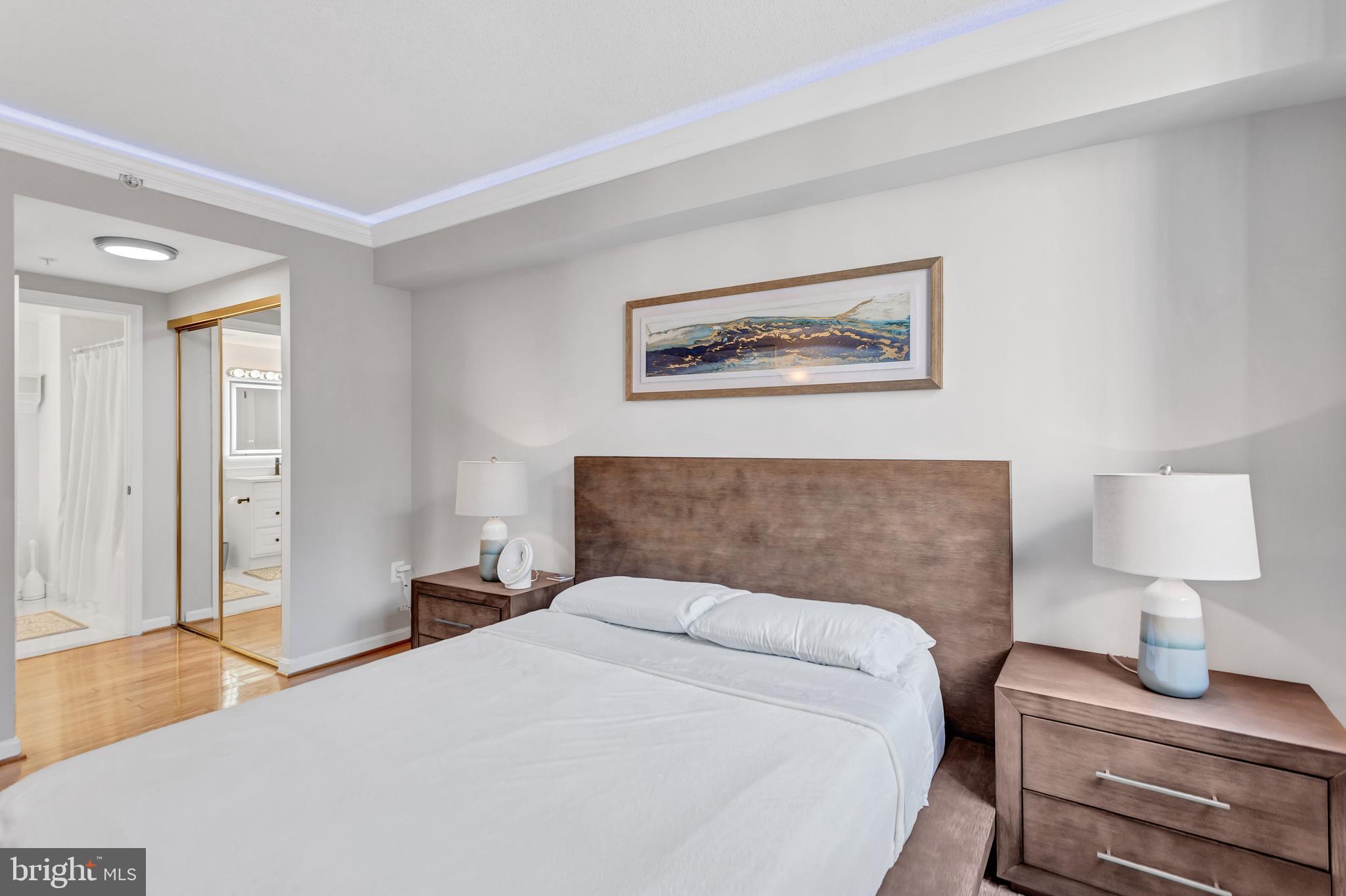 LEXINGTON SQUARE - Residential