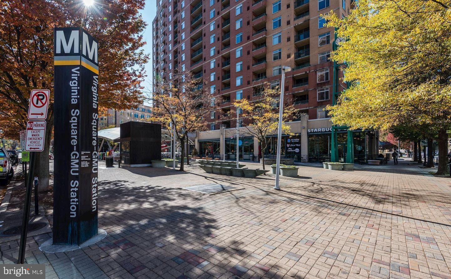 LEXINGTON SQUARE - Residential