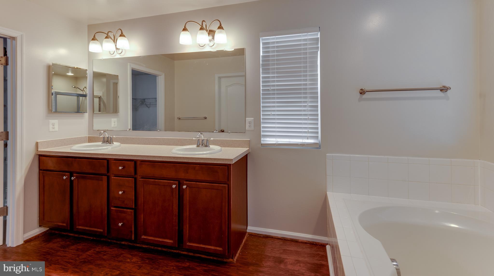 ST CHARLES GLENEAGLES - Residential Lease