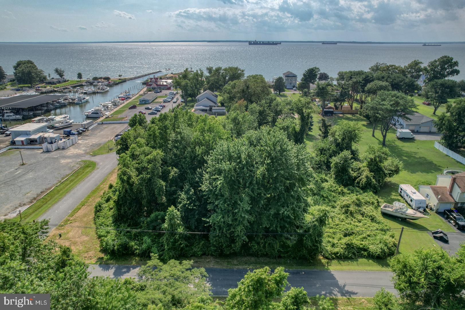 4 LOTS IN KENTMORR. THIS IS NOT A MISTAKE. LOTS 17,18,20 AND 22. FOR A TOTAL OF 20,000 SQUARE FEET. CORNER OF ALLEN AVE AND ORCHID AVE. WALKING DISTANCE TO MARINA AND RESTAURANT. HERE IS YOUR CHANCE TO HAVE IT ALL. SELL THE CAR AND GET A BIGGER BOAT. BUYER TO VERIFY WITH THE COUNTY ANY BUILDING QUESTIONS. SEWER ASSESSMENT IS TO TRANSFER TO BUYER.
