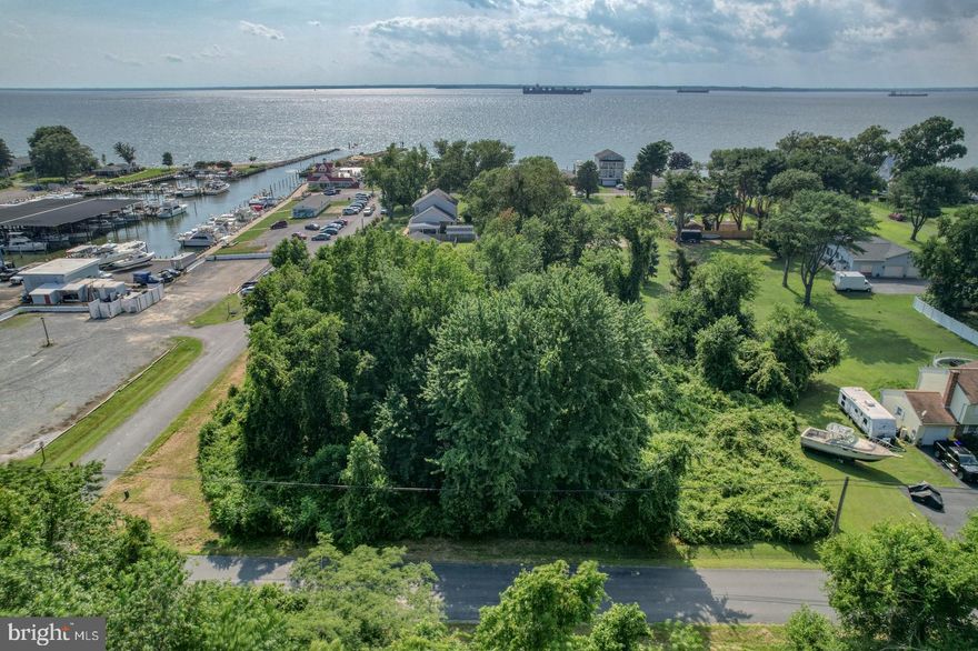 4 LOTS IN KENTMORR. THIS IS NOT A MISTAKE. LOTS 17,18,20 AND 22. FOR A TOTAL OF 20,000 SQUARE FEET. CORNER OF ALLEN AVE AND ORCHID AVE. WALKING DISTANCE TO MARINA AND RESTAURANT. HERE IS YOUR CHANCE TO HAVE IT ALL.   SELL THE CAR AND GET A BIGGER BOAT.   BUYER TO VERIFY WITH THE COUNTY ANY BUILDING QUESTIONS. SEWER ASSESSMENT IS TO TRANSFER TO BUYER.