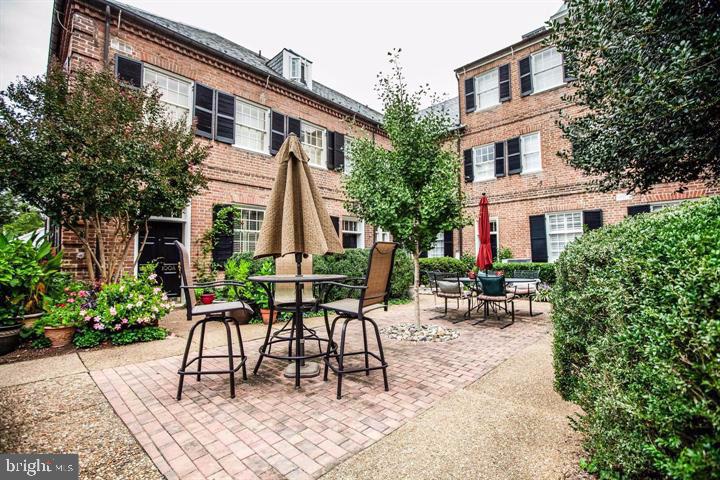 MARY WASHINGTON SQUARE - Residential Lease