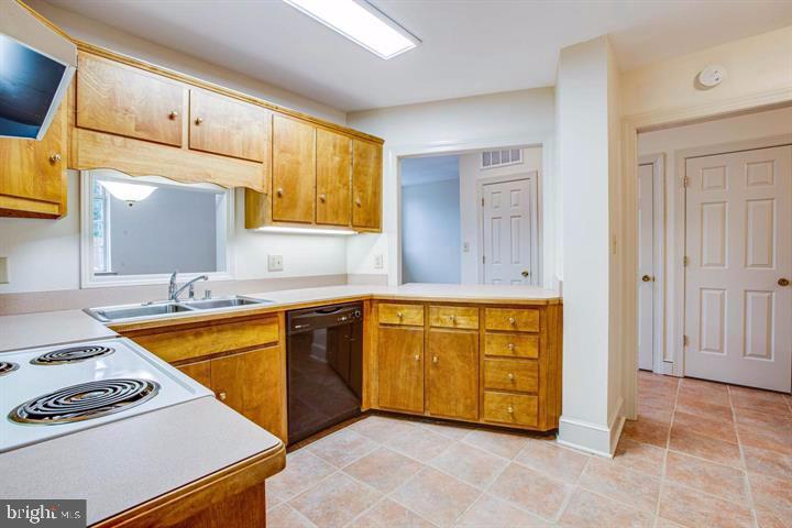 MARY WASHINGTON SQUARE - Residential Lease