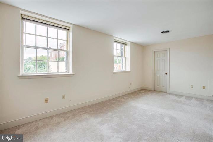 MARY WASHINGTON SQUARE - Residential Lease