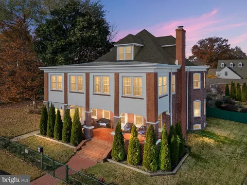 166 E 2nd St, New Castle, DE MLS: DENC2072360