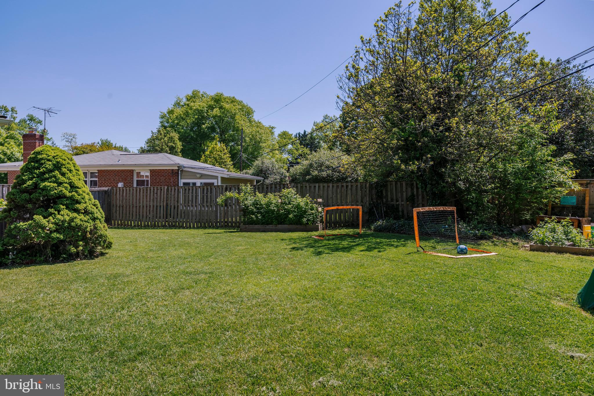 BEAUMONT GARDENS - Residential