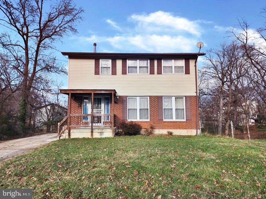 Four-bedroom, 2.5-bathroom single-family residence featuring hardwood floors, a well-appointed finished basement, and convenient proximity to 495, shopping destinations, and diverse restaurants. Includes an above-ground pool, sold in its current condition "As-Is."