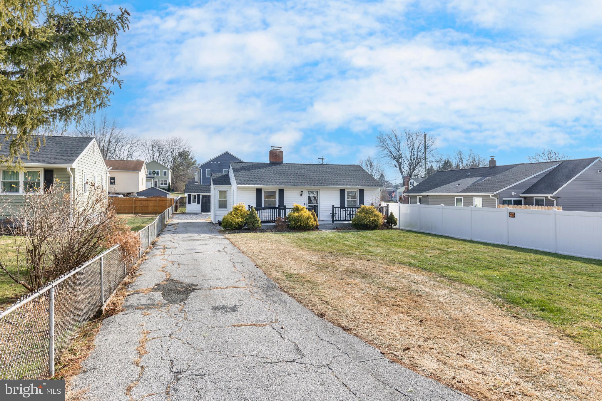 BUCKINGHAM VIEW - Residential