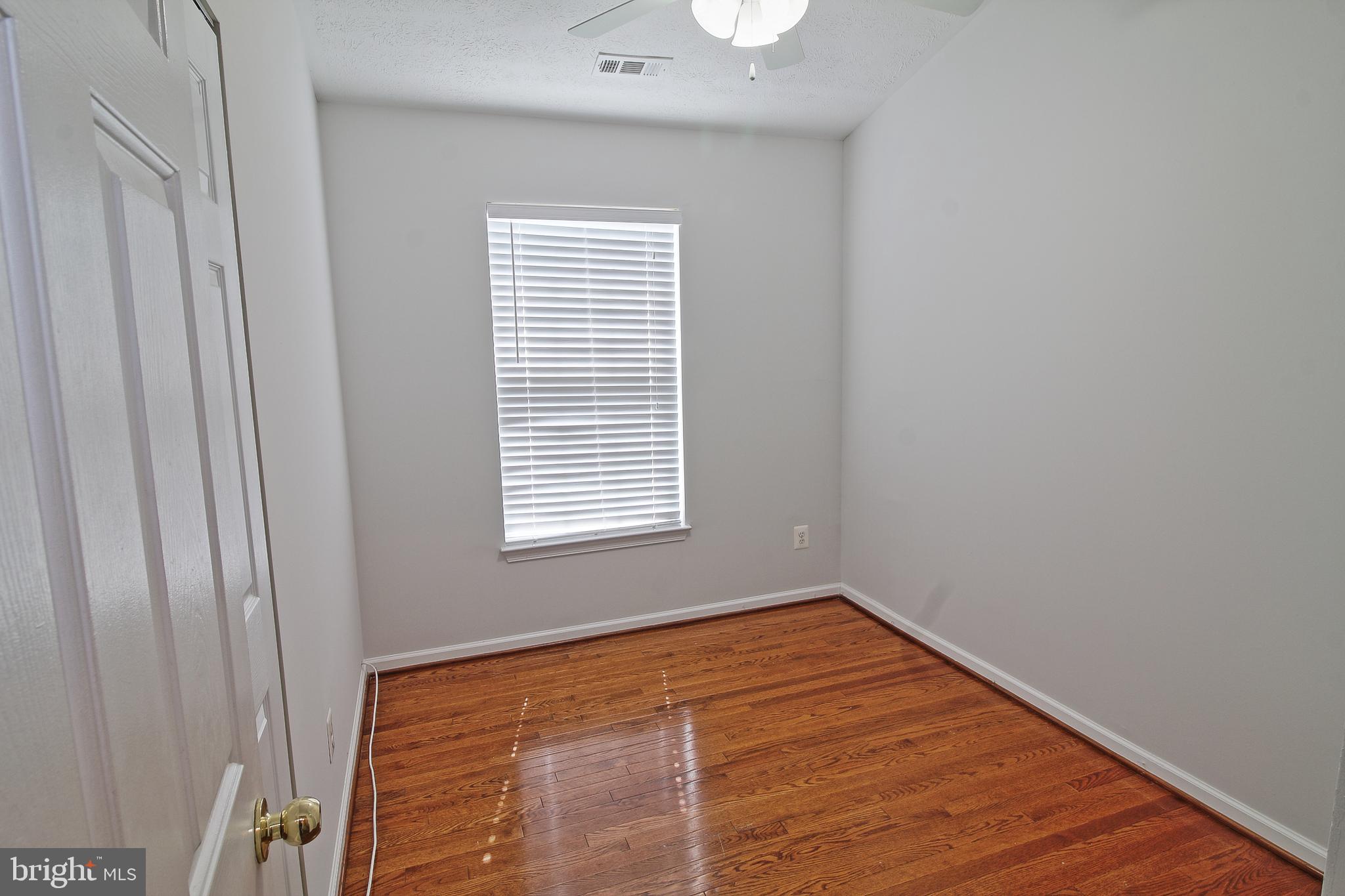 HOLLY WOODS - Residential