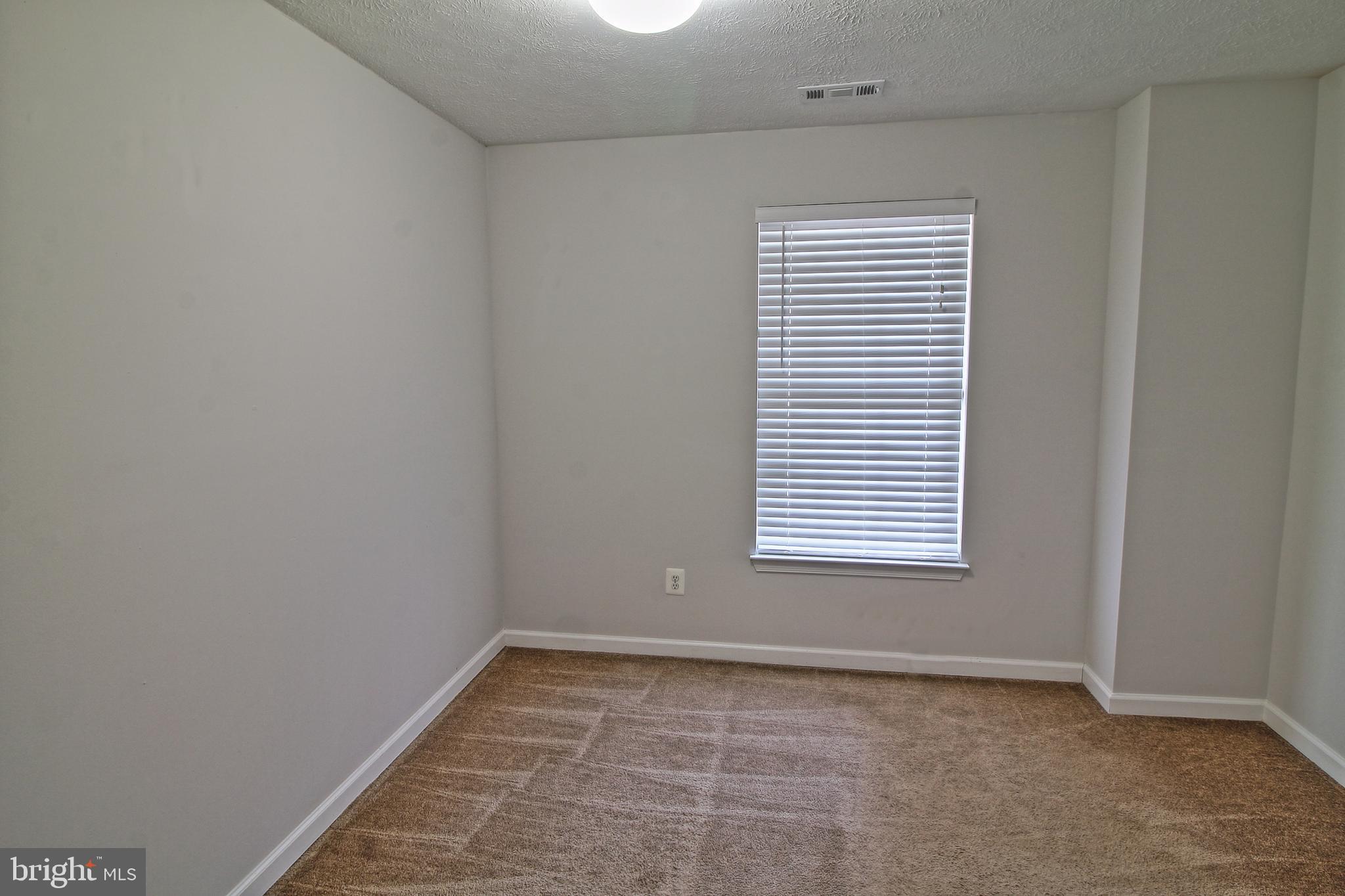 HOLLY WOODS - Residential