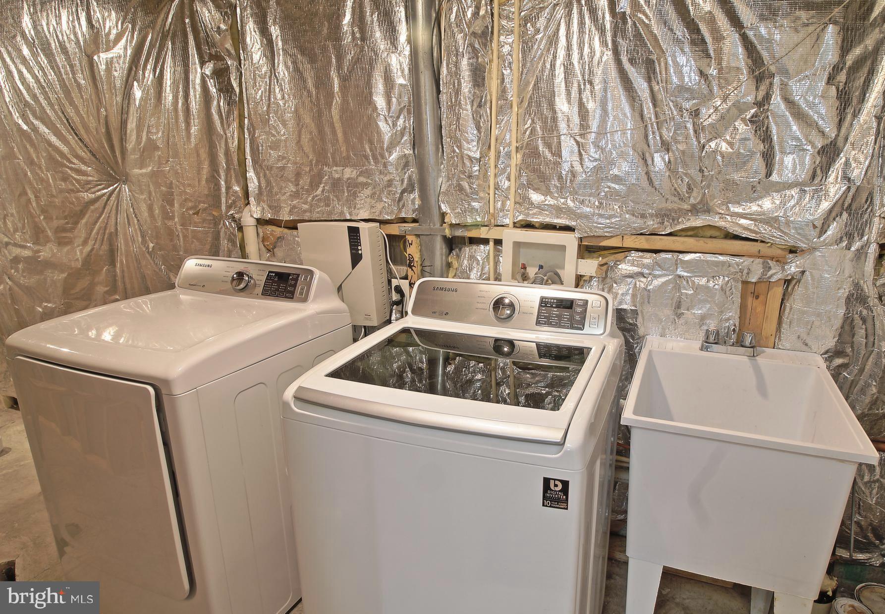 HOLLY WOODS - Residential