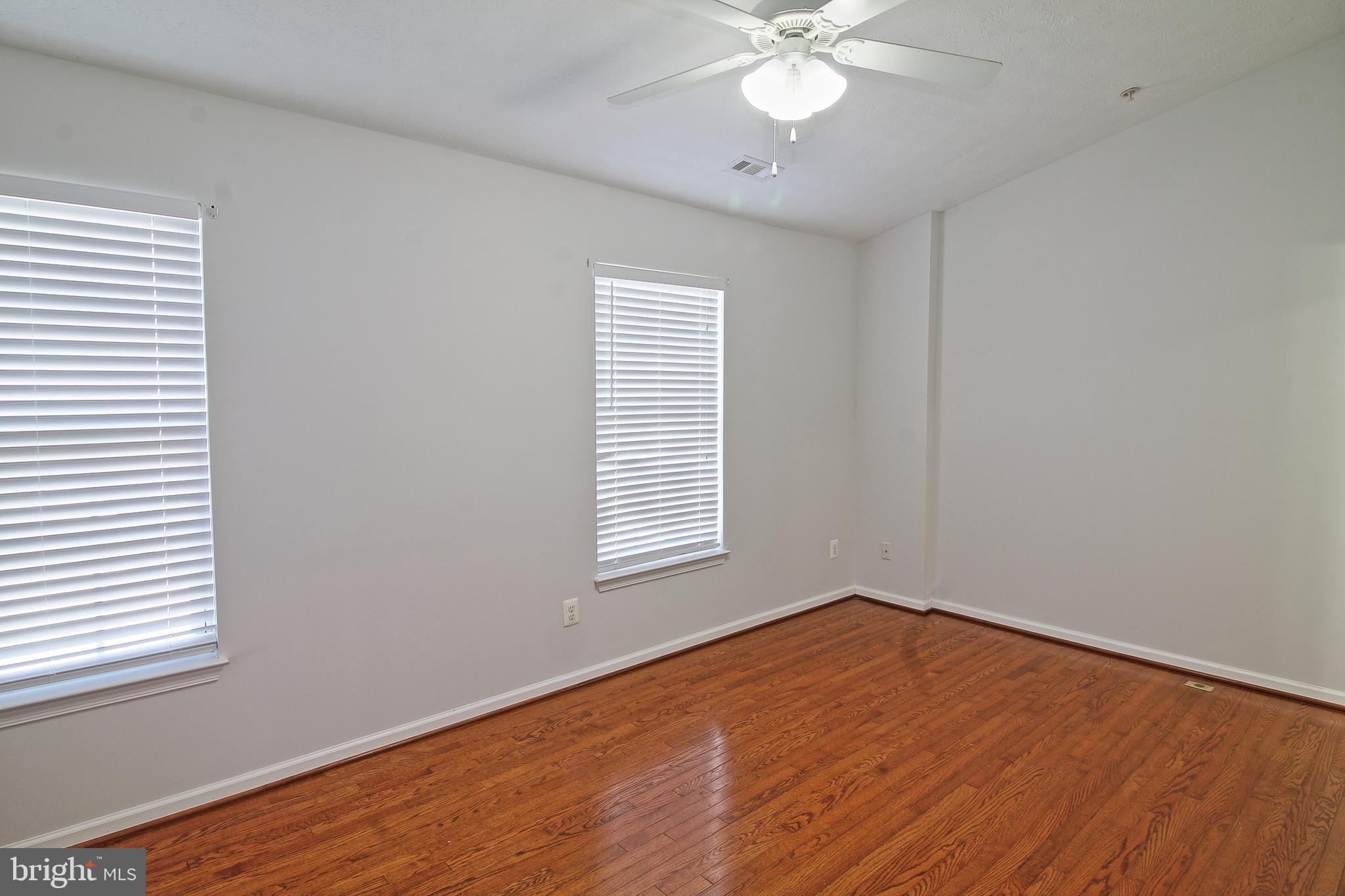 HOLLY WOODS - Residential