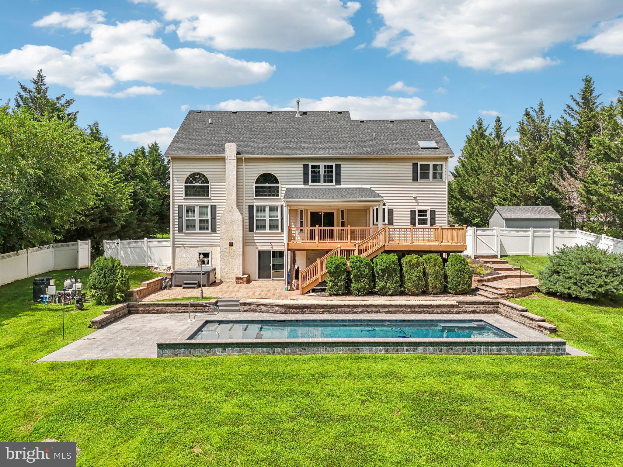 MONTGOMERY LEA - Residential