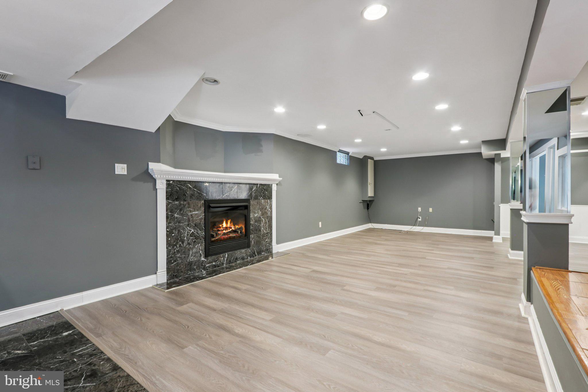 MONTGOMERY LEA - Residential