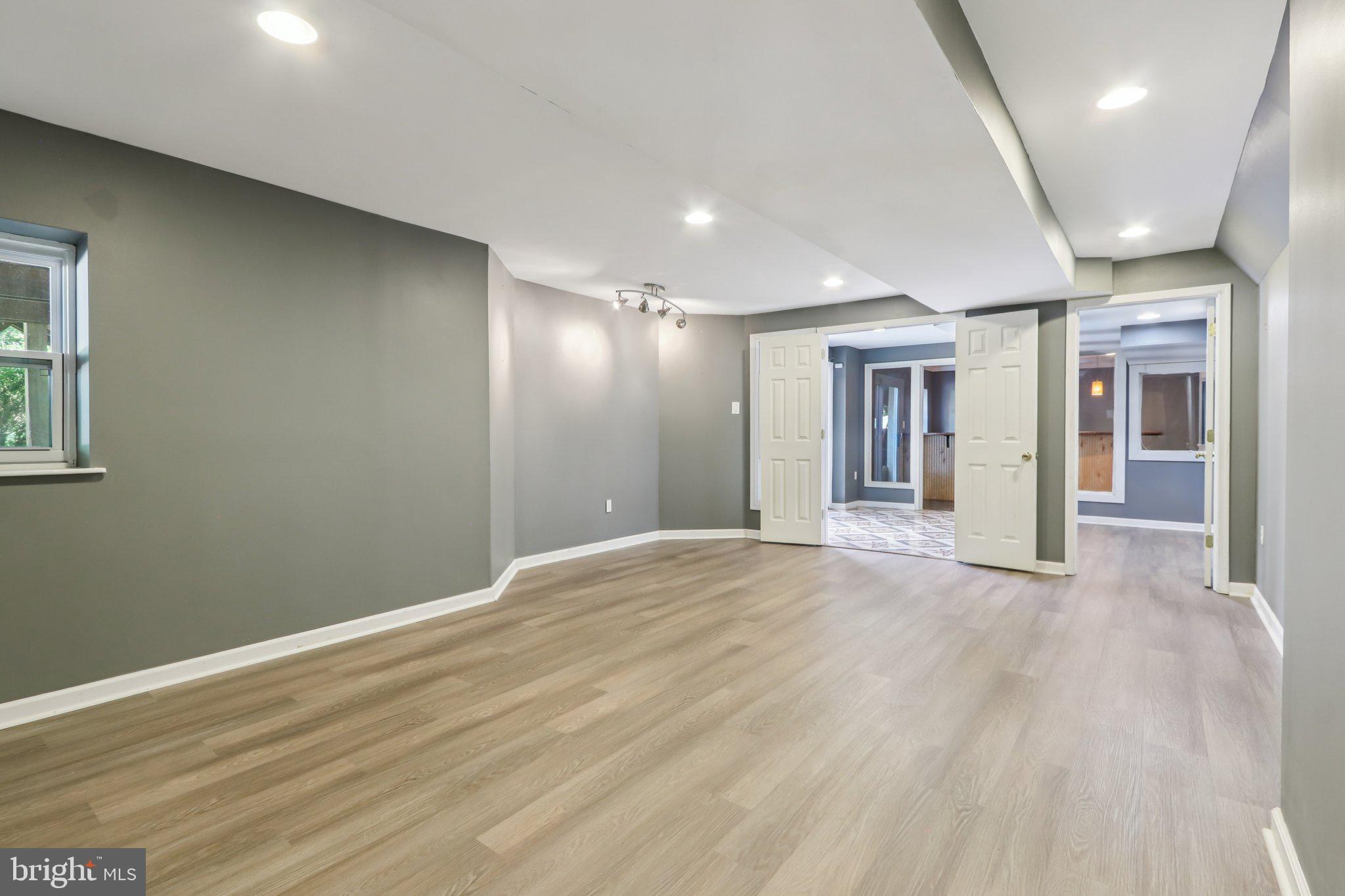 MONTGOMERY LEA - Residential