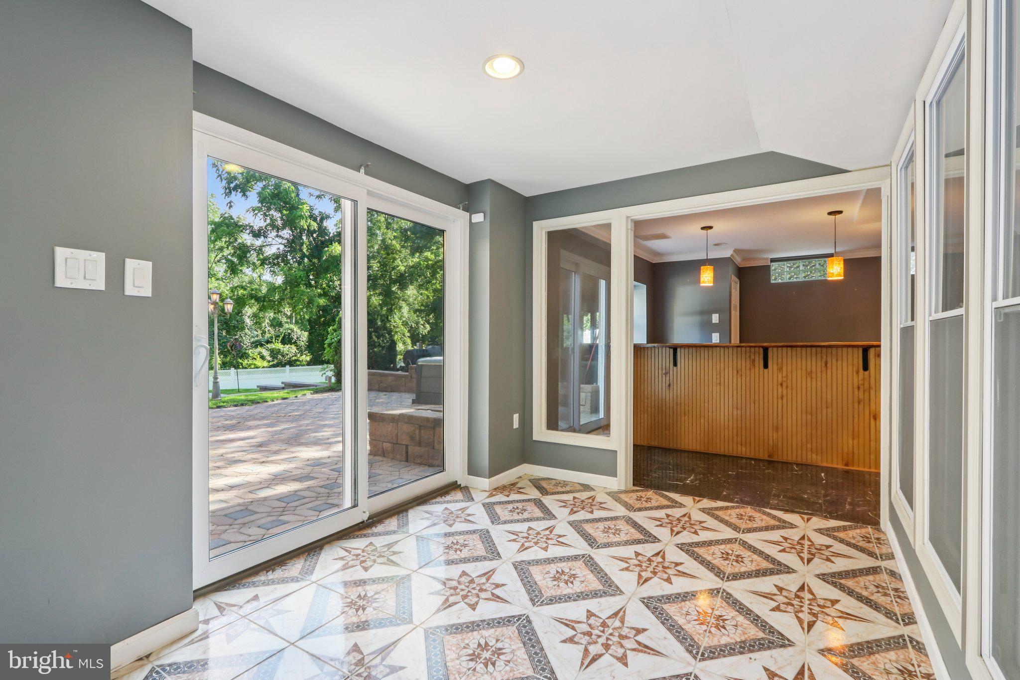 MONTGOMERY LEA - Residential