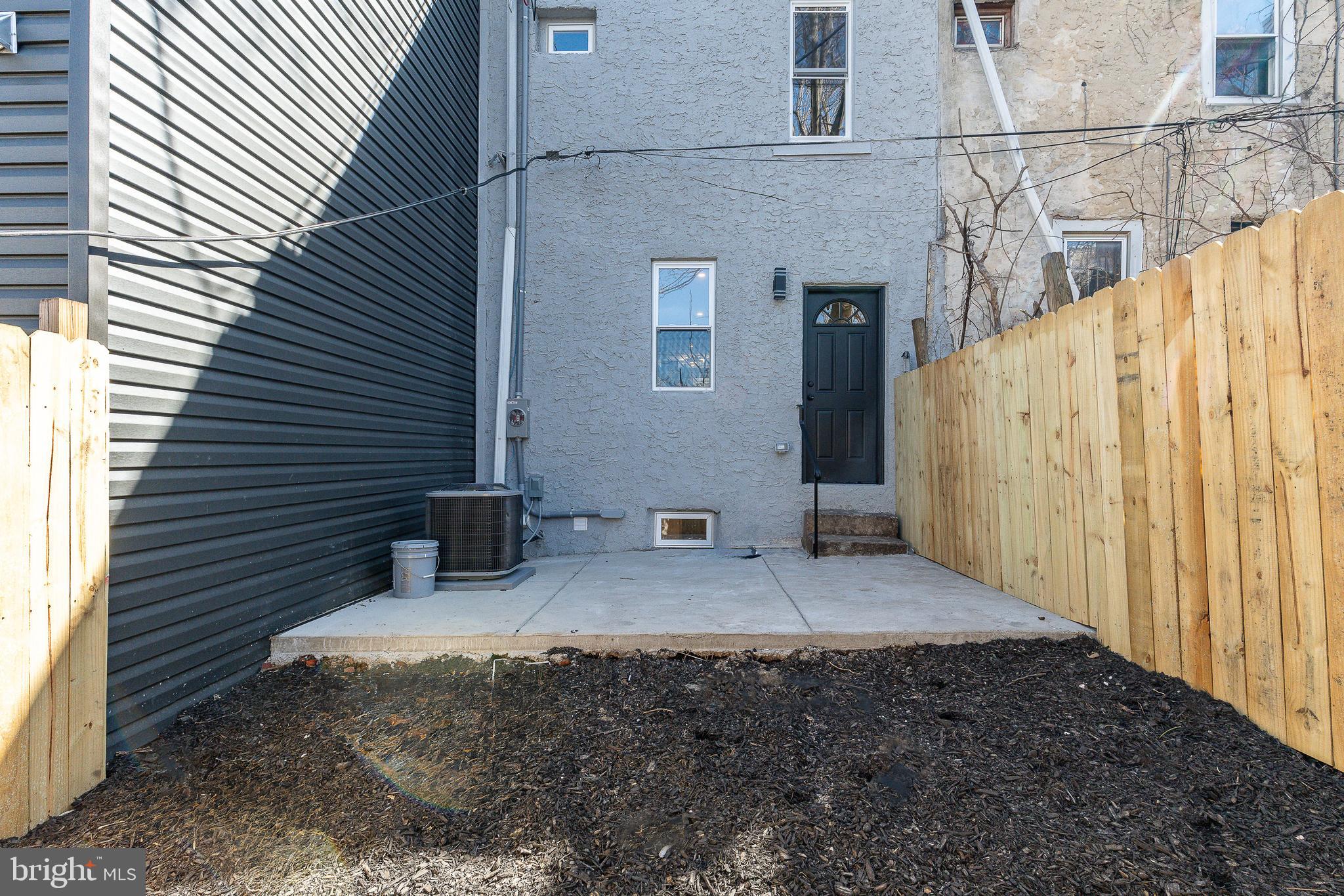 MANTUA - Residential