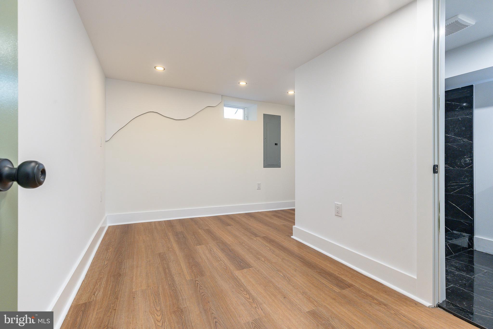 MANTUA - Residential